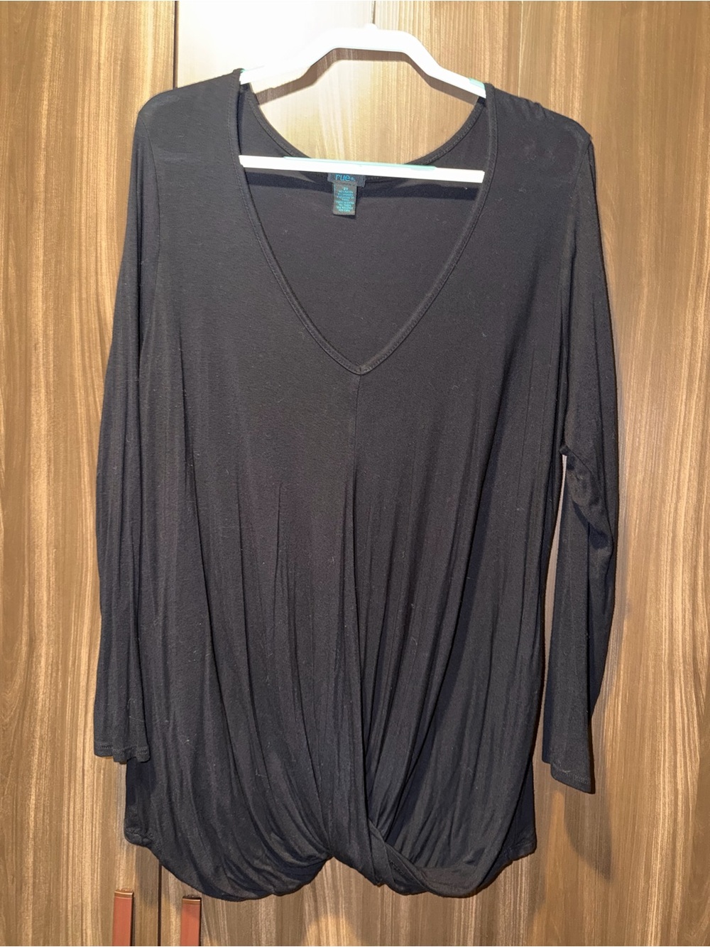 Rue21 Black V-Neck Twist Hem Long Sleeve Tunic